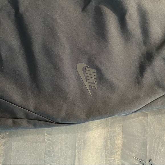 Nike Men's Sportswear Tech Essentials Unlined Commuter Pants - Picture 9 of 10